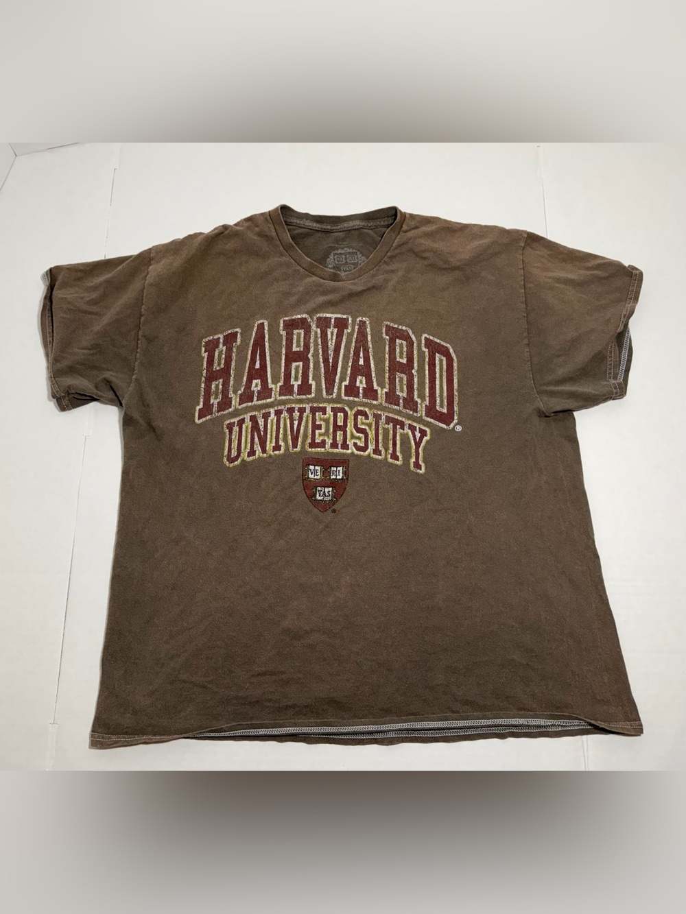 Vintage Harvard University Brown Graphic T-Shirt Mens XL Distressed Crest